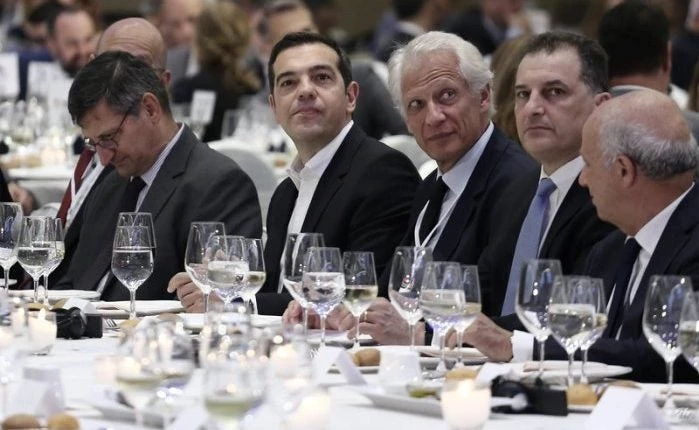 Εκτός τόπου και χρόνου ο Τσίπρας στο συνέδριο του Economist: Η συμφωνία είναι ιστορικής σημασίας νίκη για την Ελλάδα (Βίντεο)